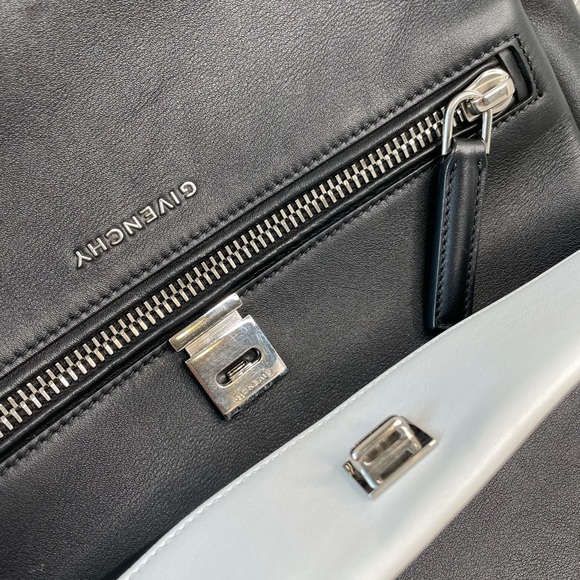 Givenchy Pandora Pure Medium Bag - Picture 10 of 15
